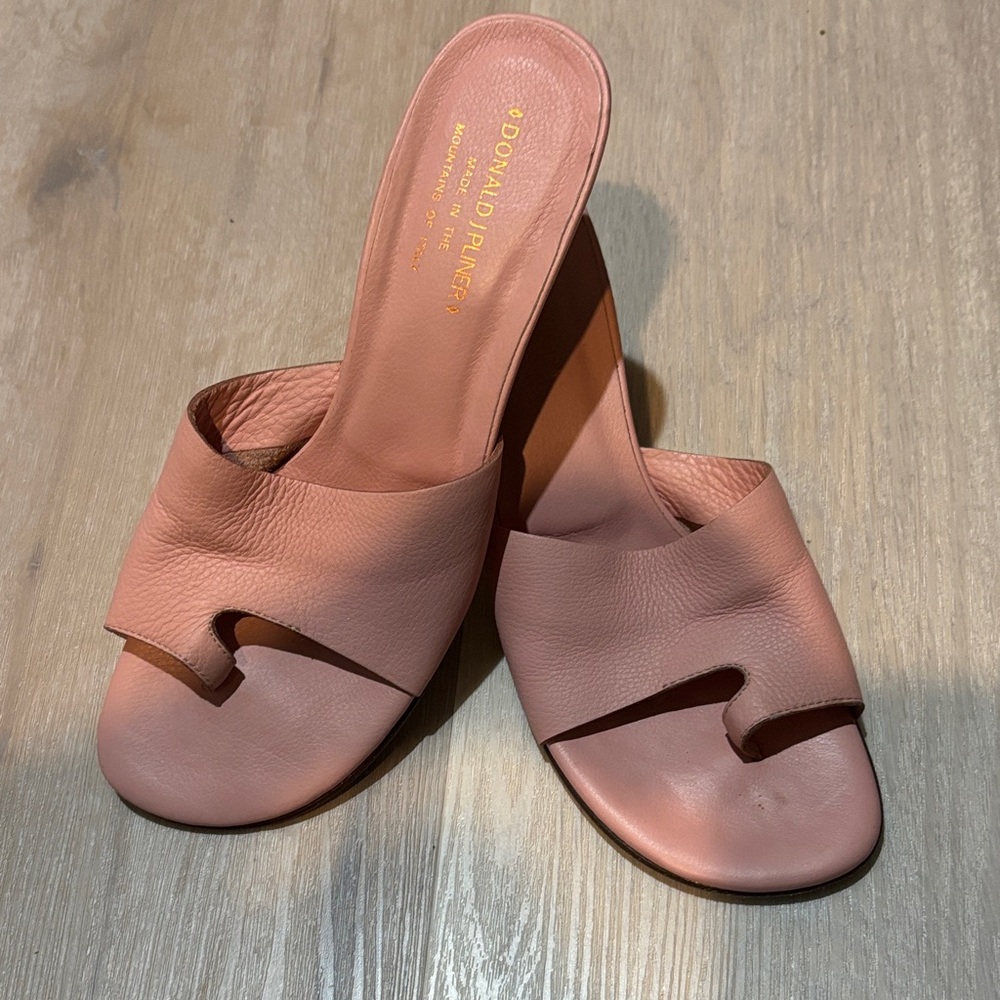 Donald J. Pliner Women's Blush Mules